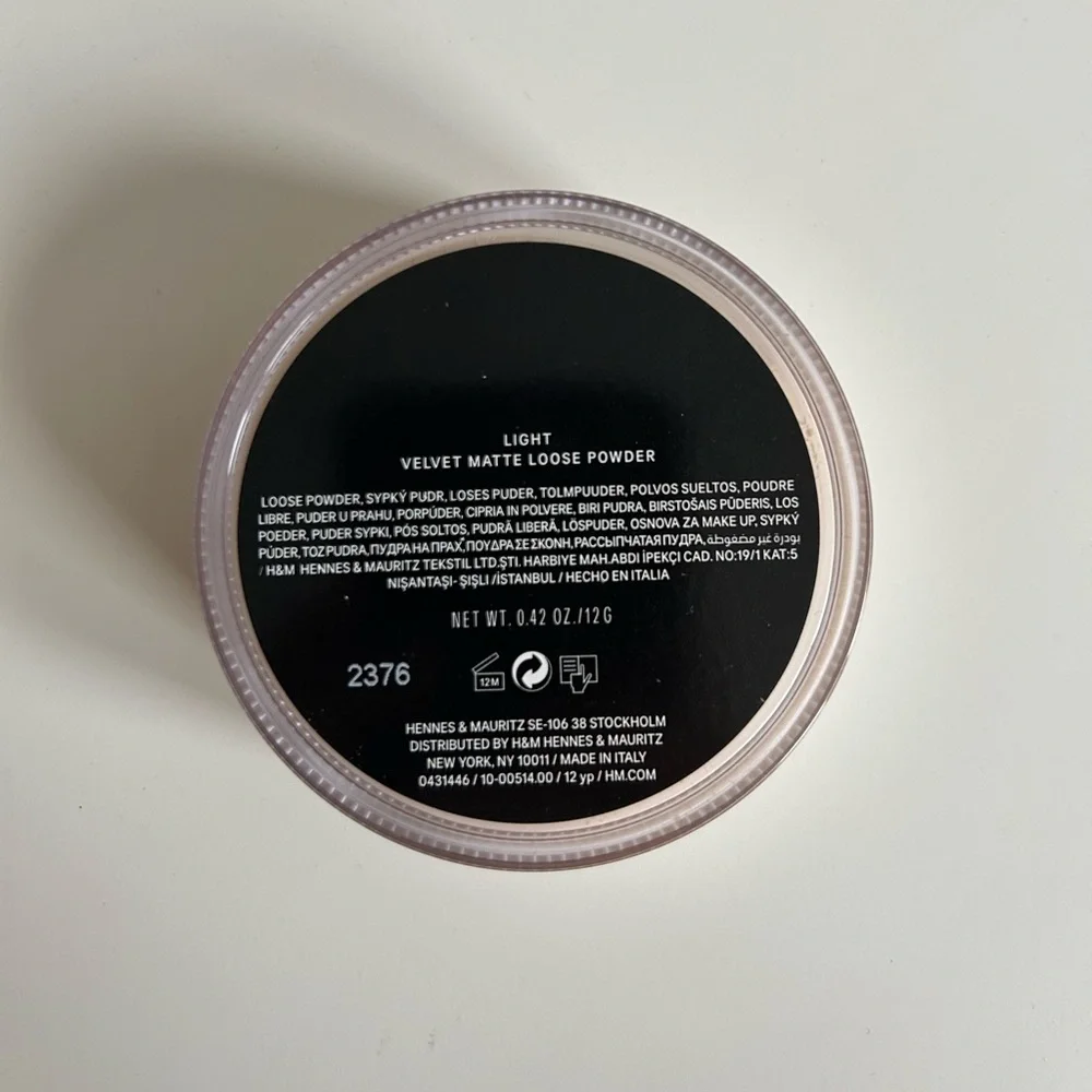 BRAND NEW H&M Foundation and Powder